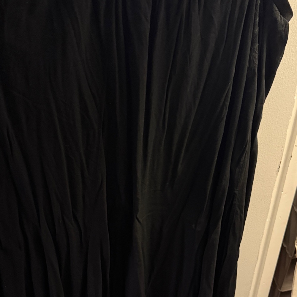 Elegant Black Women's Torrid 5X Skirt with lace slit